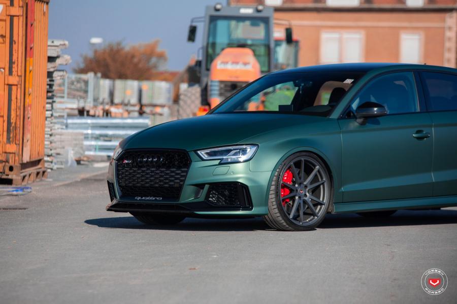Детали экстерьера Audi RS3 Sedan on Vossen Wheels (VPS-301) 2018 года  (фото 5 из 57)